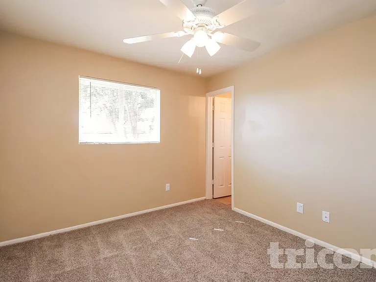 5017 W Sierra Vista Dr — Photo 9