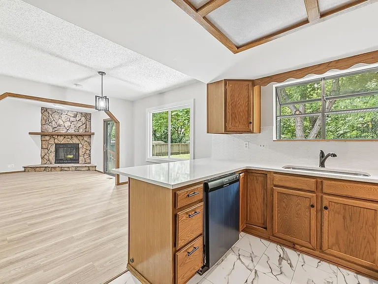 311 N Rutgers St — Photo 10
