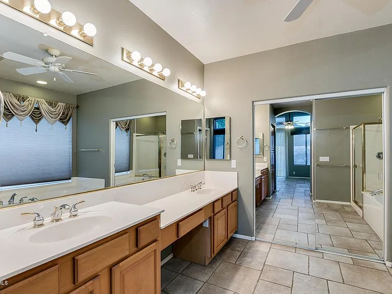 7057 W Greenbriar Dr — Photo 22