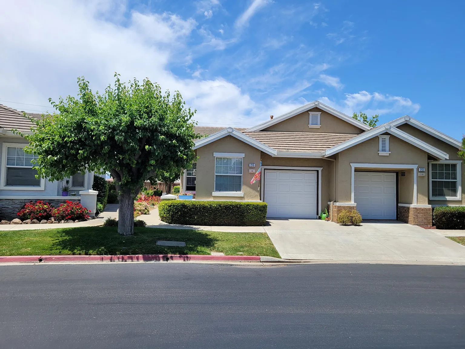 215 Upton Pyne Dr photo 1