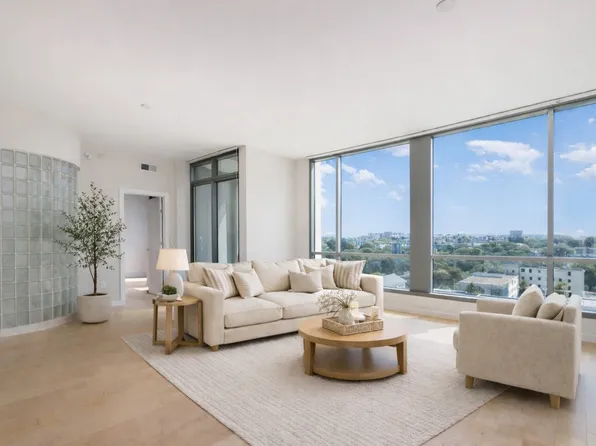 900 20th Ave S APT 1110, Nashville, TN 37212