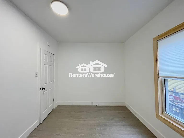 315 Highland Ave — Photo 12