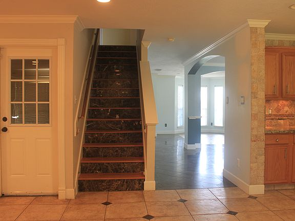 4th image of 2546 Toms Brook Dr