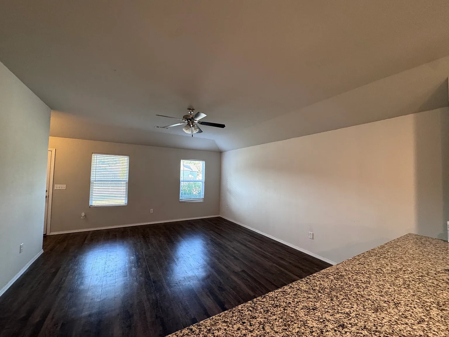 1191 S Jaybird Ln — Photo 2