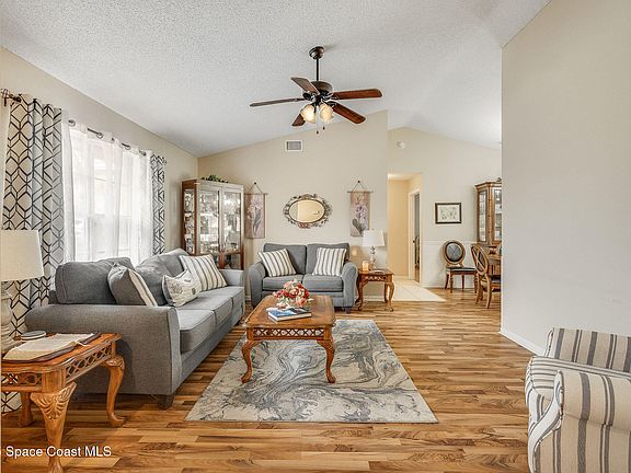 4th image of 1189 Dusseldorf Ave NW