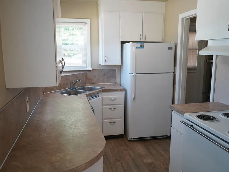 2703 R St — Photo 8