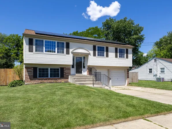 21 Lanfair Rd, Marlton, NJ 08053