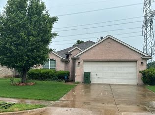 1104 Courtside Dr, Arlington, TX 76002