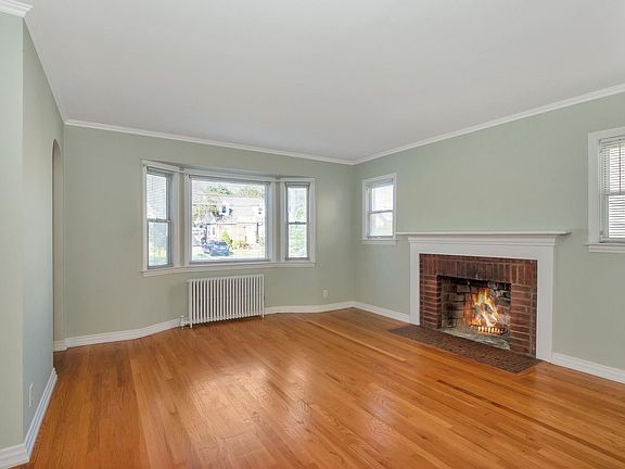 3rd image of 132 Celler Ave