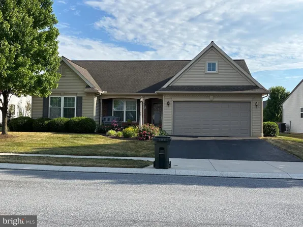 50 Bloomfield Dr, Ephrata, PA 17522