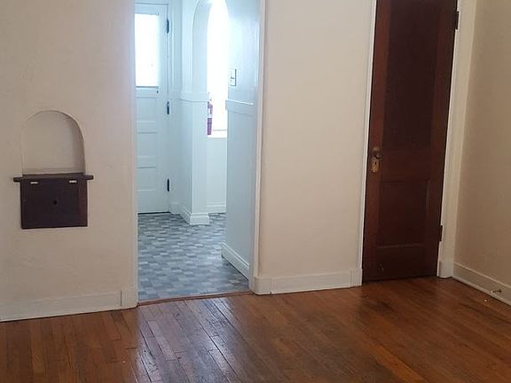 3rd image of 902 Tijeras Ave NW APT 9