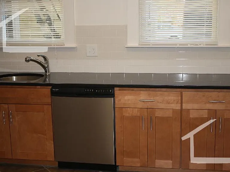11 Wadsworth St #1L — Photo 2
