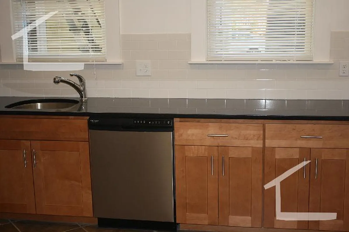 Building Photo - 11 Wadsworth St #1L
