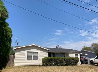 1005 Xenia St, Plainview, TX 79072