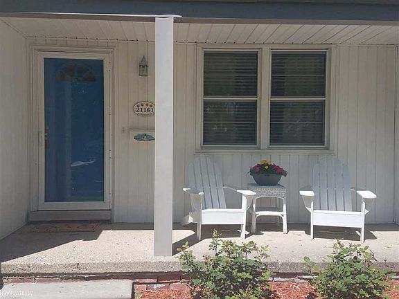 3rd image of 21161 Manchester Blvd