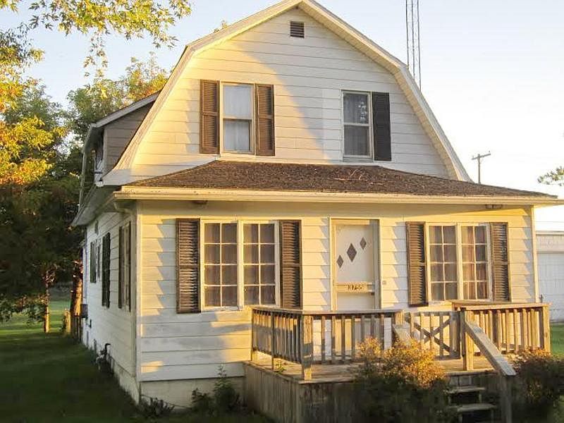 2nd image of 3755 Chandler St