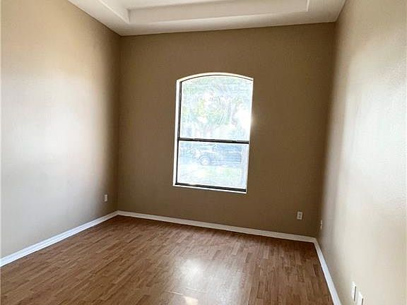 5th image of 304 N Mockingbird Ave