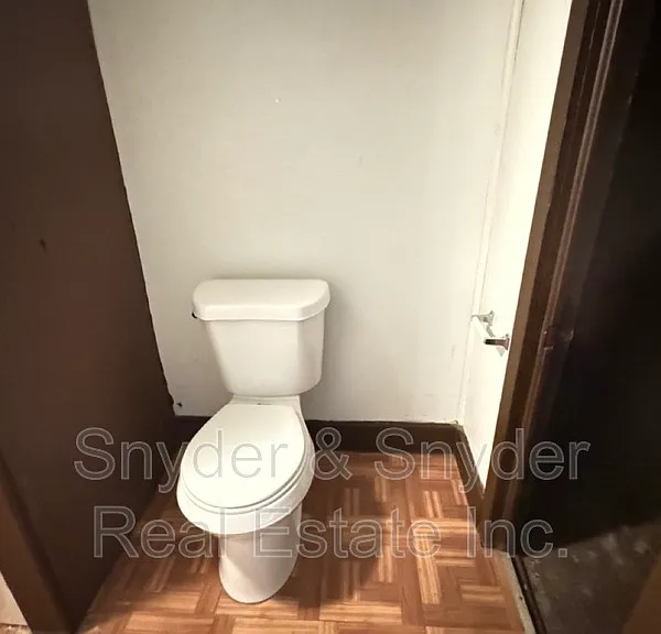 391 E Voris St — Photo 8