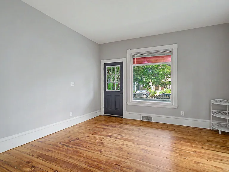 1426 Washington St NE #1 — Photo 6