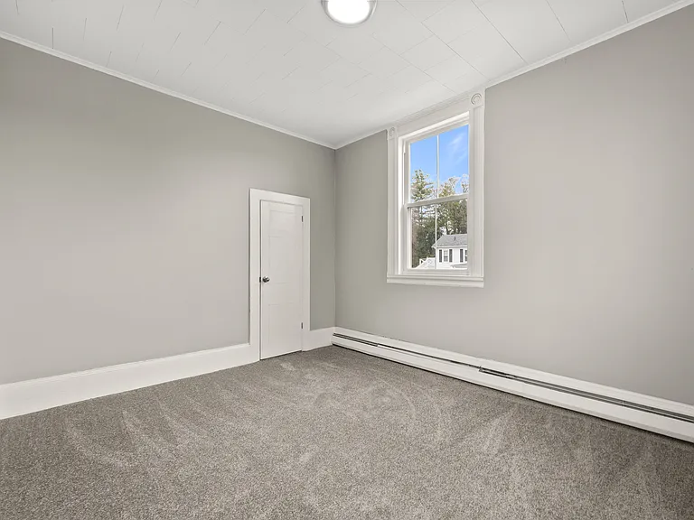 105 Maple St #105 — Photo 11