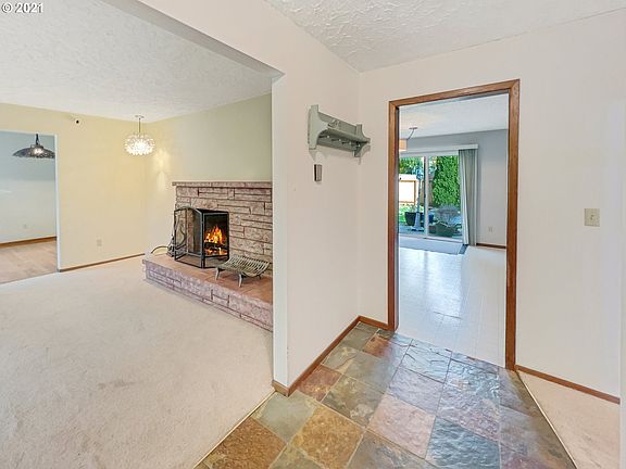 4th image of 10303 NW 21st Ave