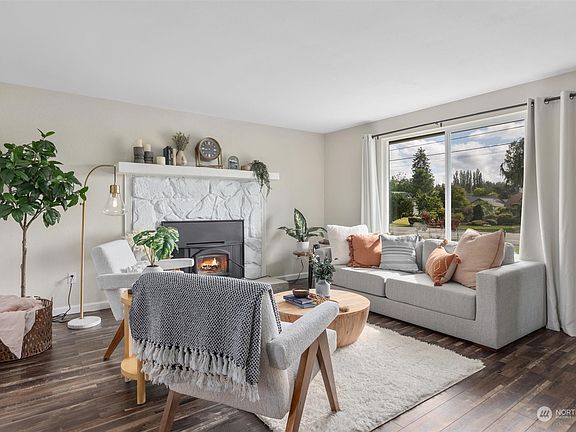 4th image of 9406 51st Avenue NE