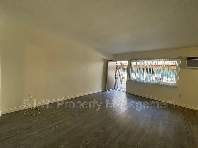 526 E Windsor Rd #3 — Photo 5
