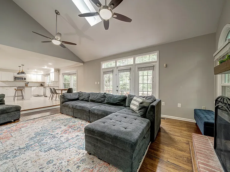 1219 Rowland Dr — Photo 22