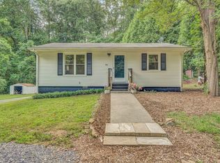 708 Lee Rd, Salem, VA 24153