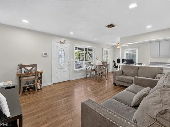 20734 Hawaiian Ave, Lakewood, CA 90715