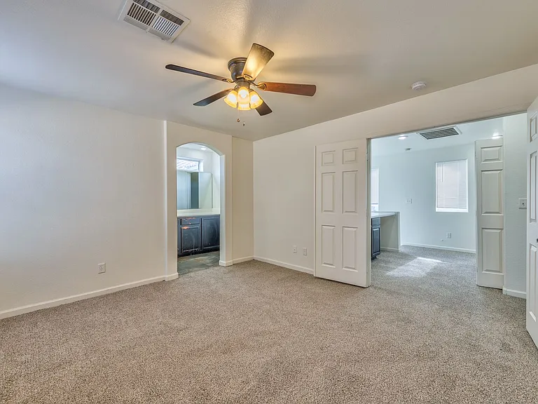 949 Medina De Leon Ave — Photo 10