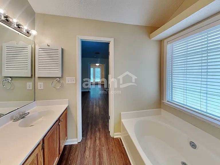 4902 Hunters Blf — Photo 13