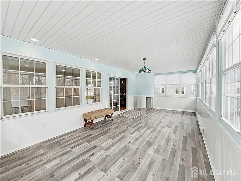 37 Jersey Ave — Photo 13