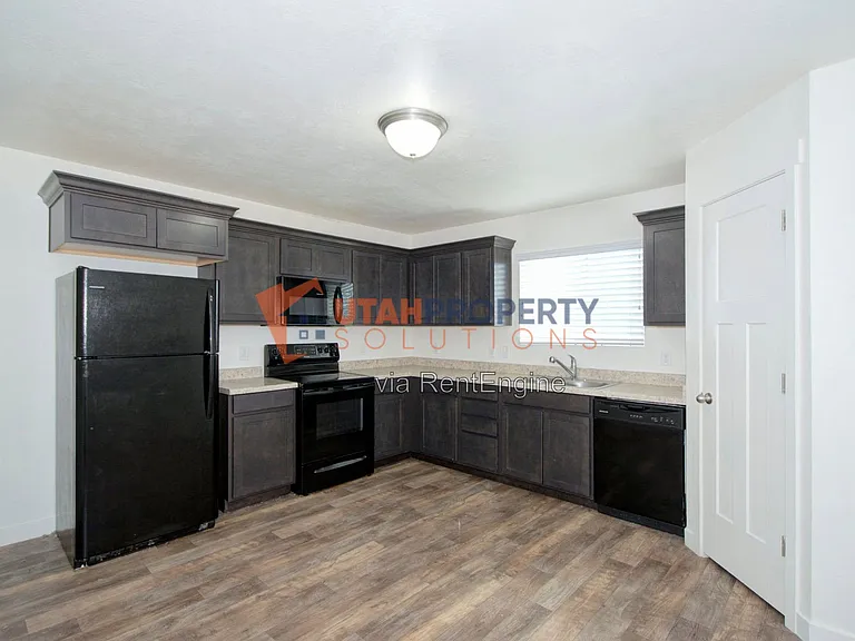 8166 N Broken Spoke Ln — Photo 6