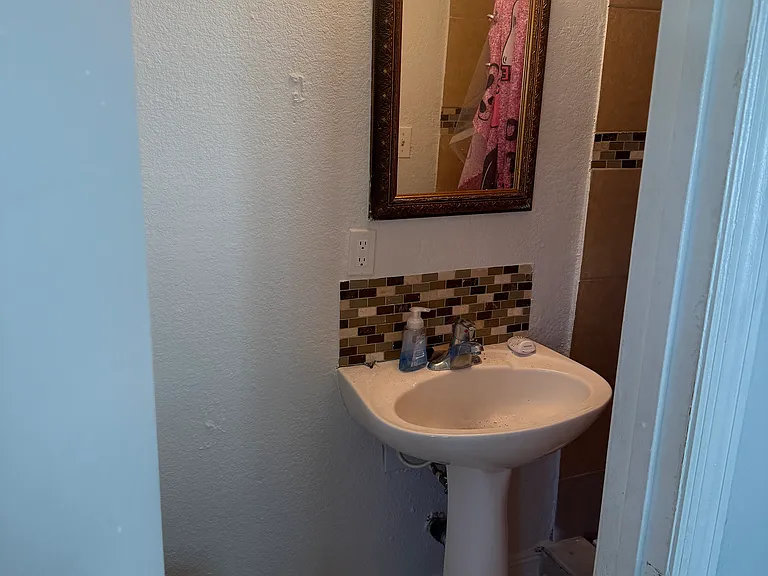 3712 Columbia St — Photo 12