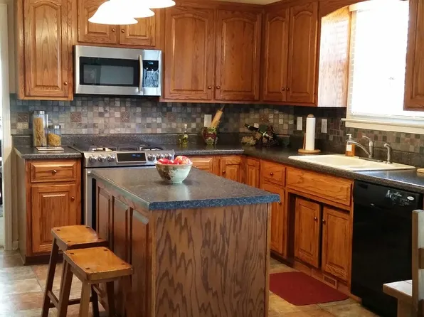 2589 Stone Briar Dr, Clarksville, TN 37043