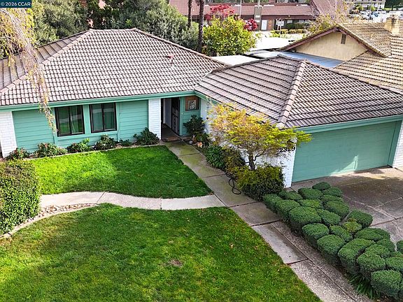 2nd image of 2329 Lido Cir