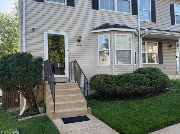 5764 Everhart Pl, Fort Washington, MD 20744