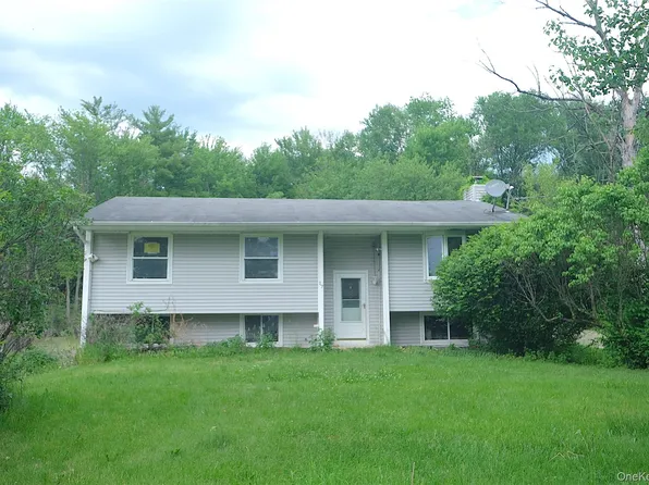 17 Roosevelt Road, Hyde Park, NY 12538