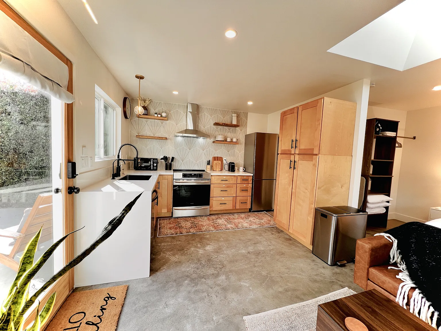 4592 Winona Avenue - . — Photo 3