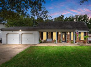 14 Strafford Dr, Saint Peters, MO