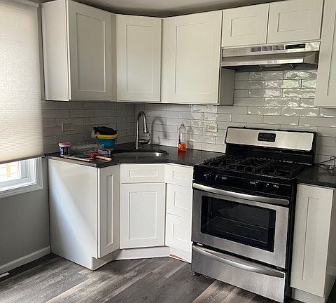 4th image of 2418 W 36th St #2