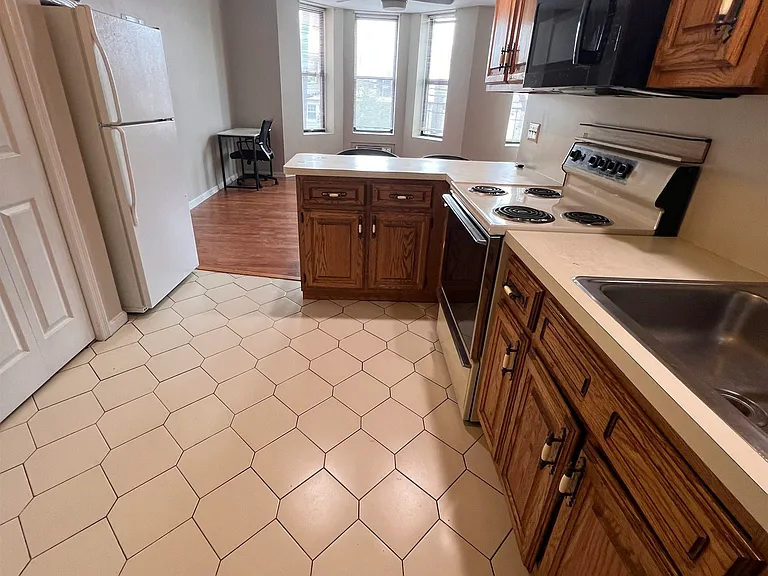 222-224 48th St #2A — Photo 11