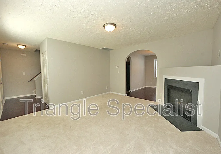1909 Raj Dr — Photo 3
