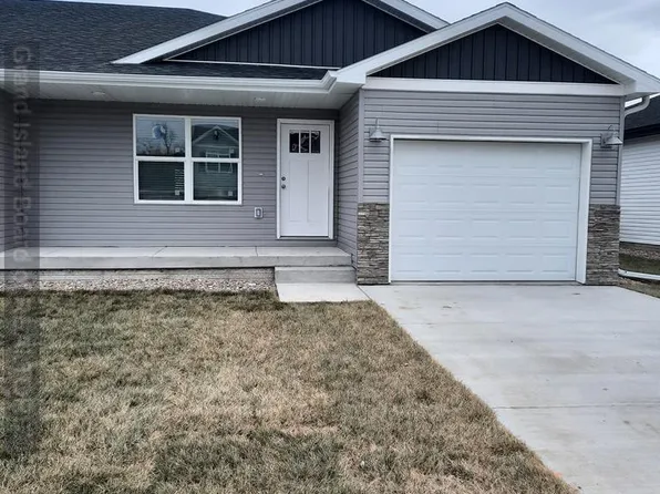 1527 Peach St, Grand Island, NE 68801