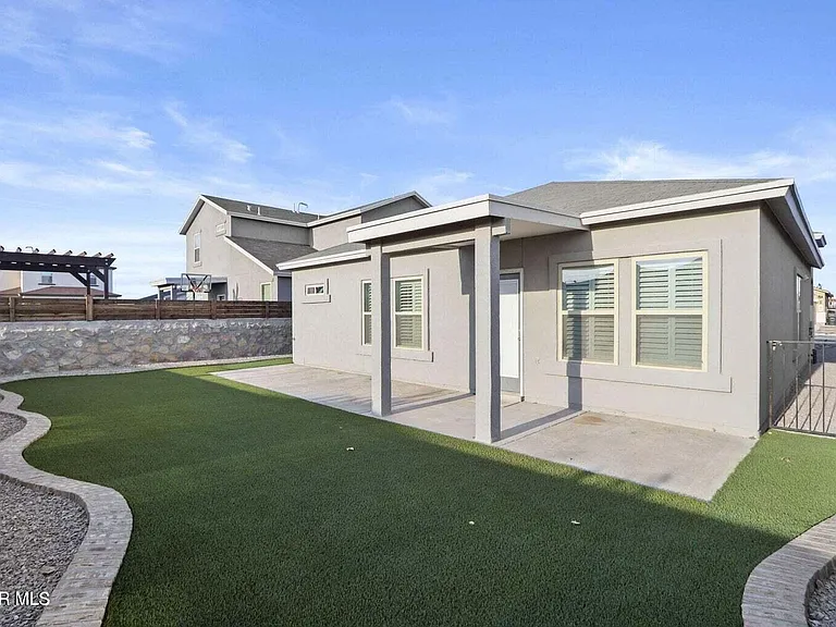 1021 Ultrastar Pl — Photo 21