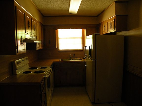 5th image of 215 Bellevue Cir APT A