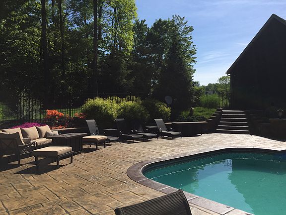 5th image of 803 Chardoney Dr