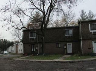 82 Sutton Pl, Bloomfield, CT 06002