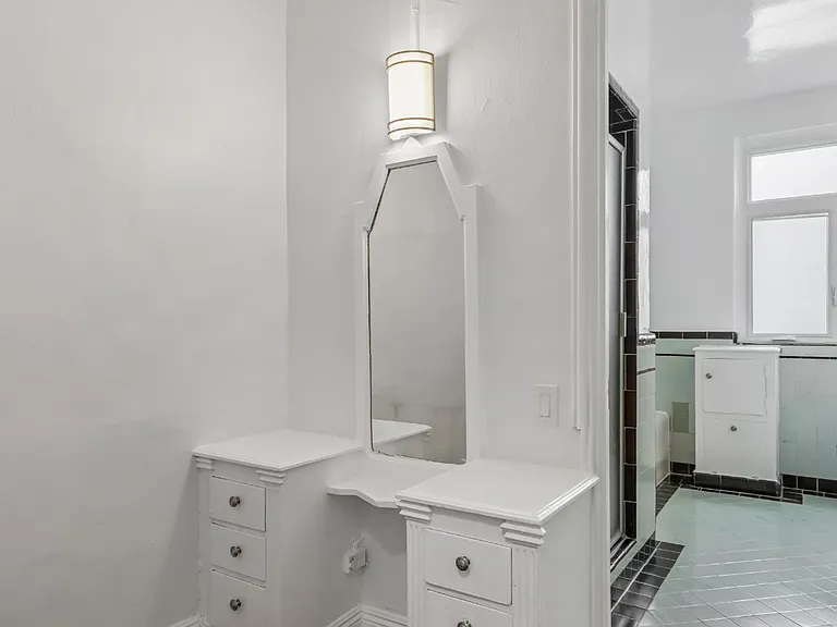 St. Germaine Apartments — Photo 17